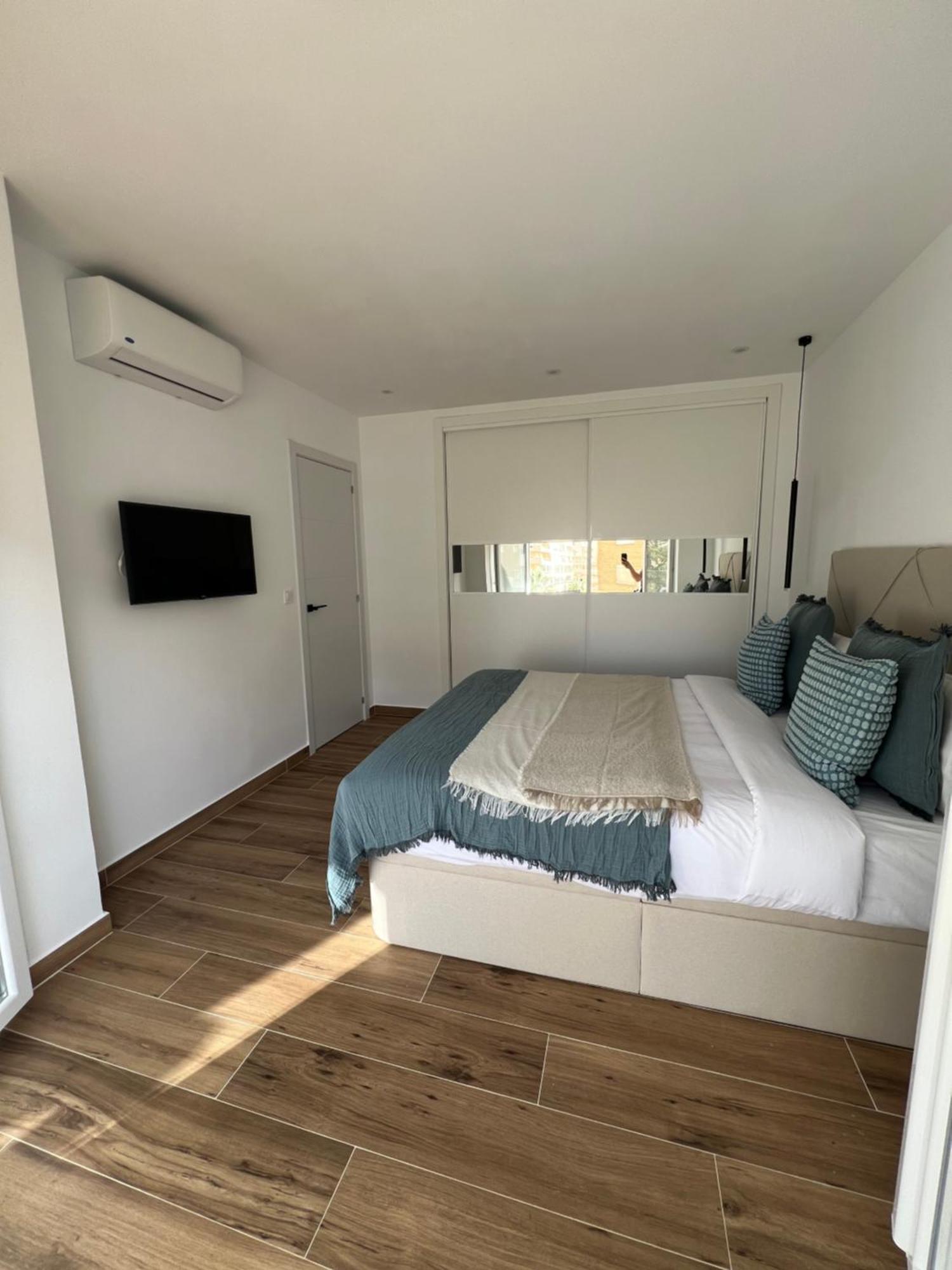 Apartamento Ronda III Фуeнхирола Екстериор снимка